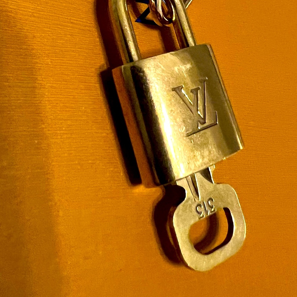 Authentic LV Lock (#313) with chain